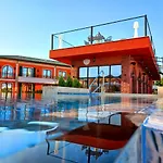 On The - Free Parking And Mineral Pools (adults Only) Semesterpark