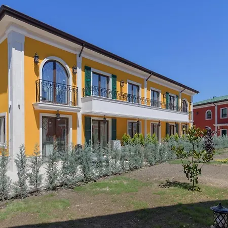 For 4 Or 6 Adults In Therma Village