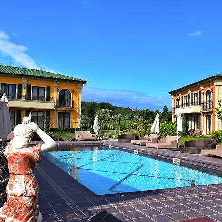 Luxury Beach Villas - Mineral Pools & Spa (Adults Only) Кранево