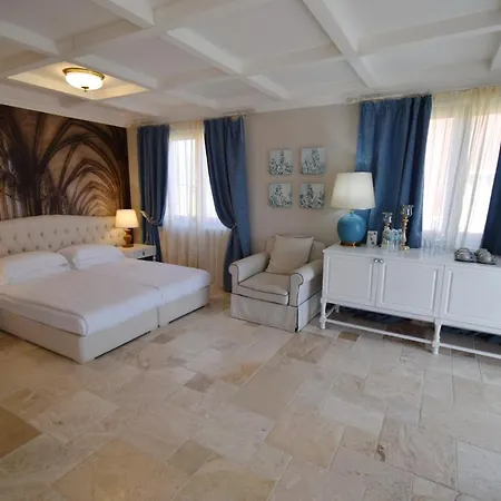 Luxury Beach Villas - Mineral Pools & Spa (Adults Only) *