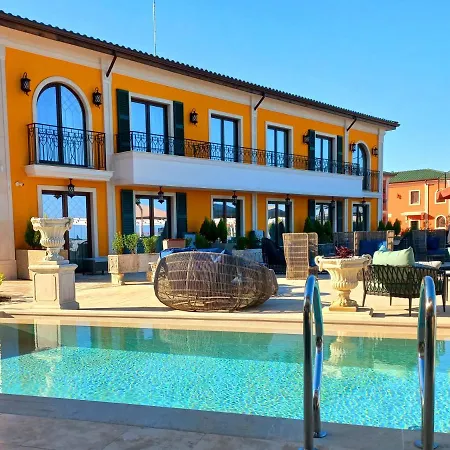 For 4 Or 6 Adults In Therma Village Holiday park *