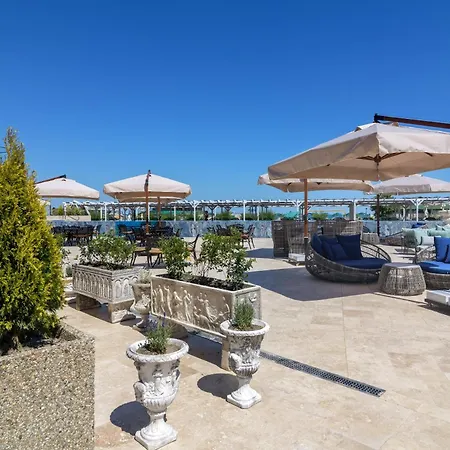 For 4 Or 6 Adults In Therma Village Kranevo