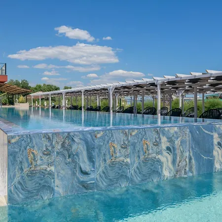 Luxury Beach Villas - Mineral Pools & Spa (Adults Only)