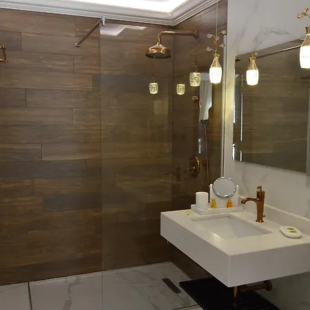 Luxury Beach Villas - Mineral Pools & Spa (Adults Only)